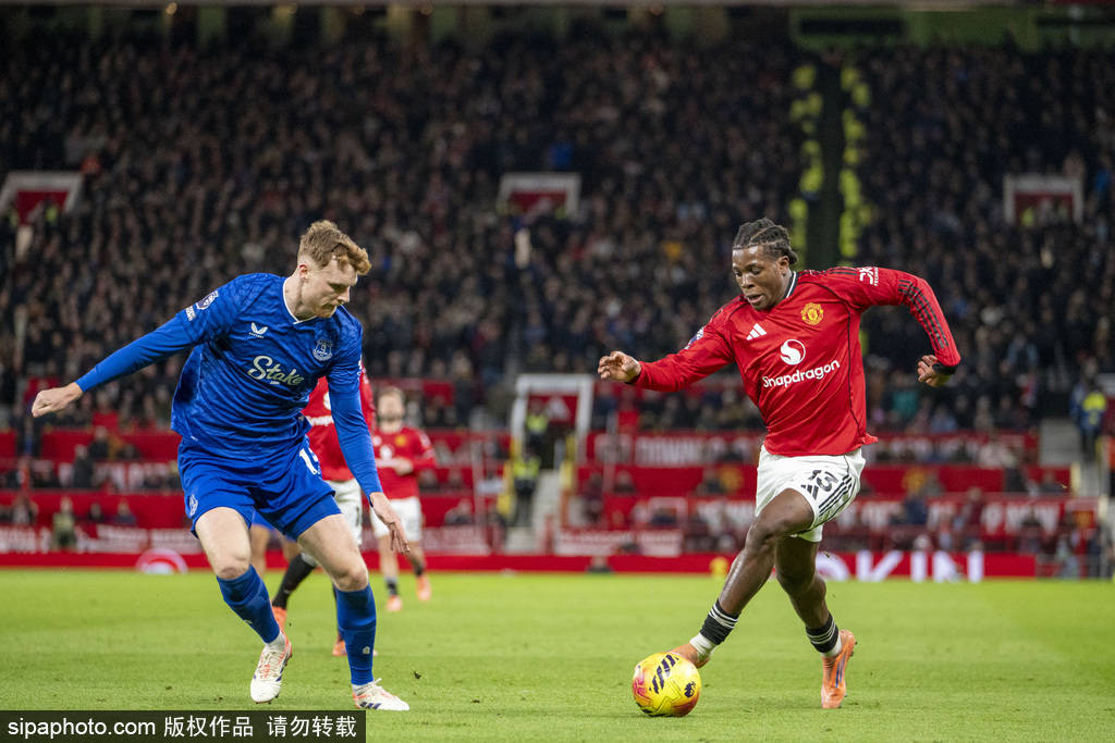 吓人，一巴拉圭球员在侏儒美洲杯头部着地后当场失去意识